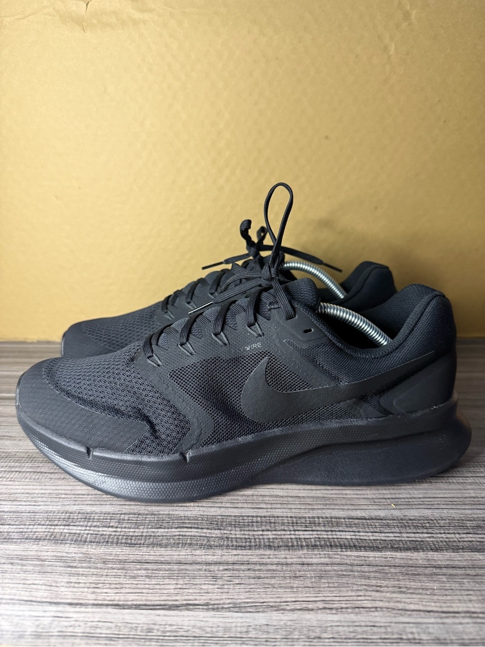 Nike Men's All-Black Run swift 3